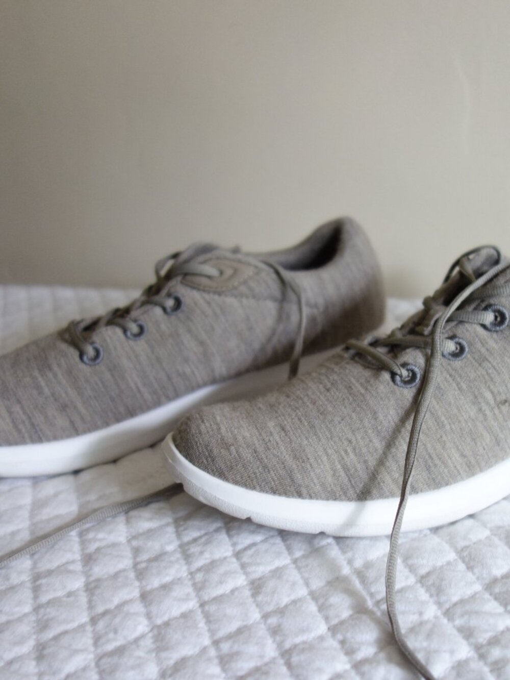MERINOS Heather Gray Lace Ups Sneakers Shoes – Wmns 10